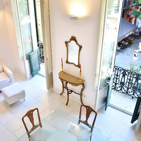 Sinclair , Loft In Center With Original Romantic Fresco *
