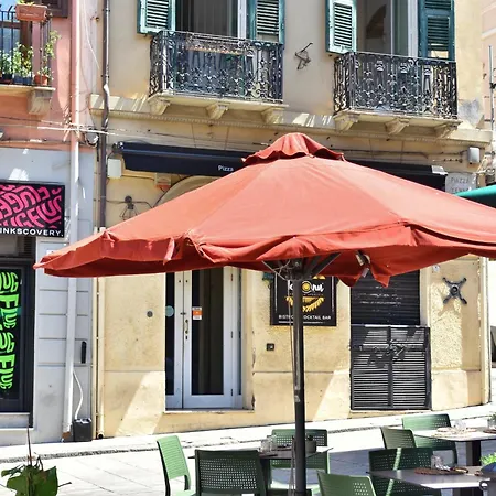 Apartment Sinclair , Loft In Center With Original Romantic Fresco Cagliari