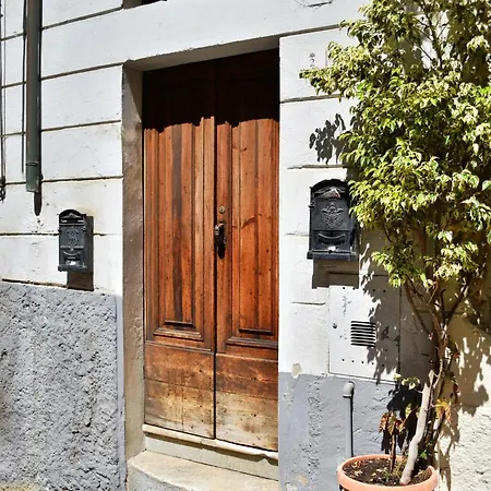 Sinclair , Loft In Center With Original Romantic Fresco Apartament