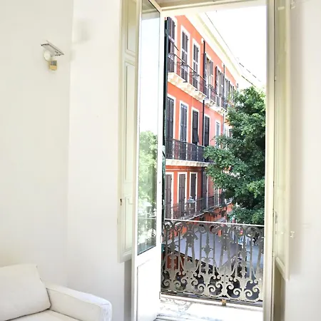Apartment Sinclair , Loft In Center With Original Romantic Fresco *